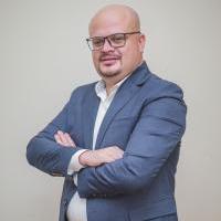 دكتور اسامه عكاشه